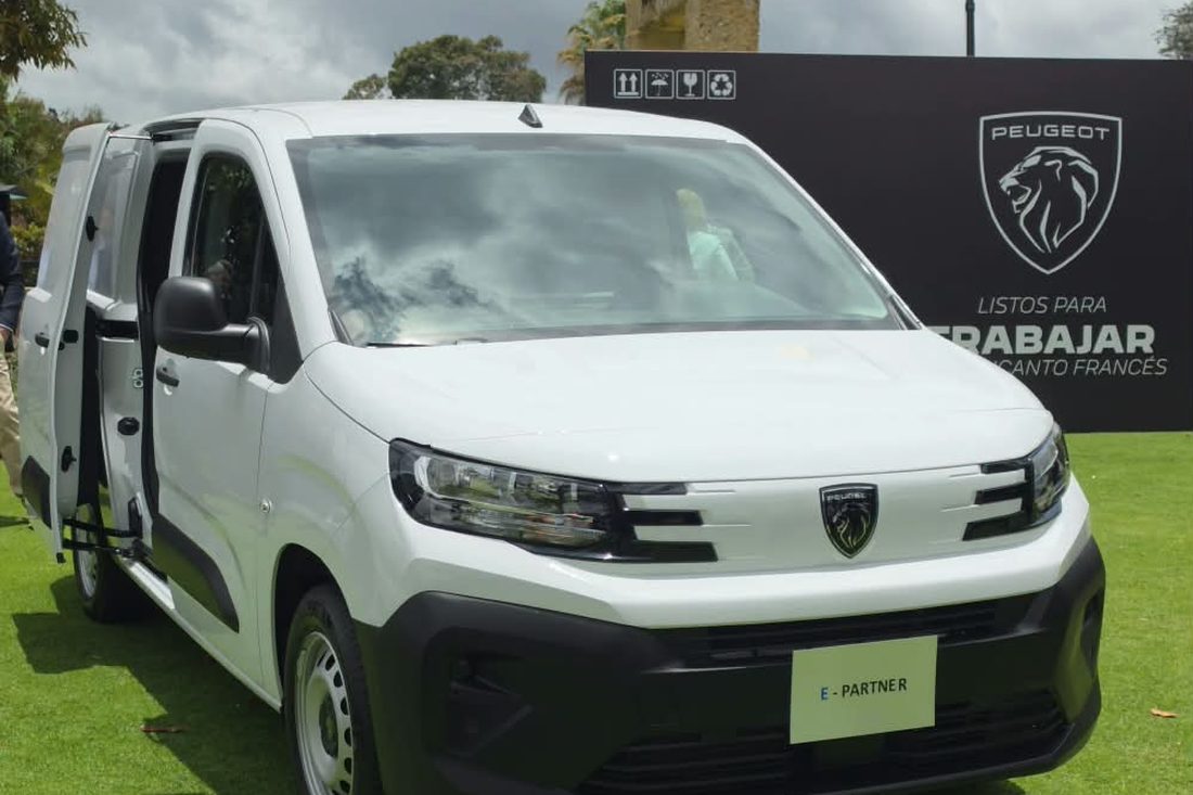 Peugeot E-Partner en el evento de lanzamiento en Colombia