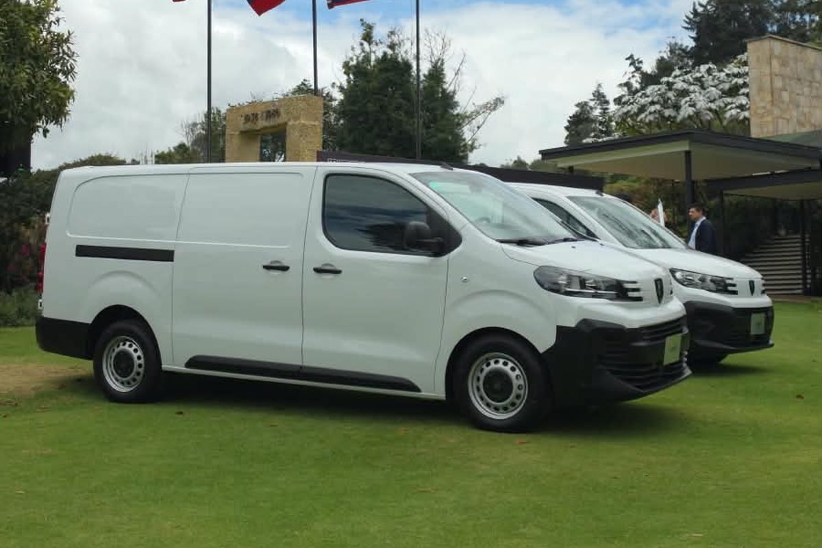 Peugeot E-Expert y E-Partner presentadas en el evento de lanzamiento en Colombia