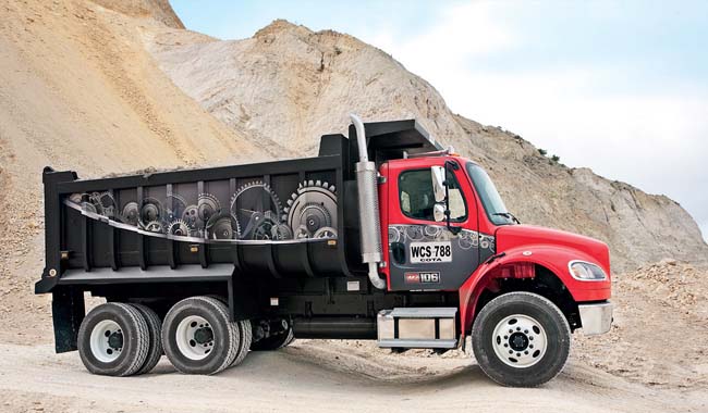VOLQUETAS FREIGHTLINER: CARGAN DE TODO CON LA MÁXIMA RESISTENCIA