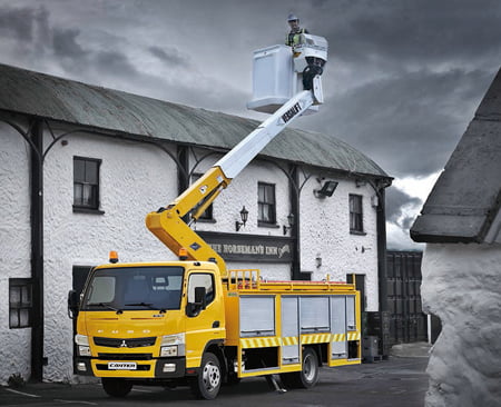 EL FUSO CANTER  CELEBRA SU MEDIO  SIGLO DE VIDA